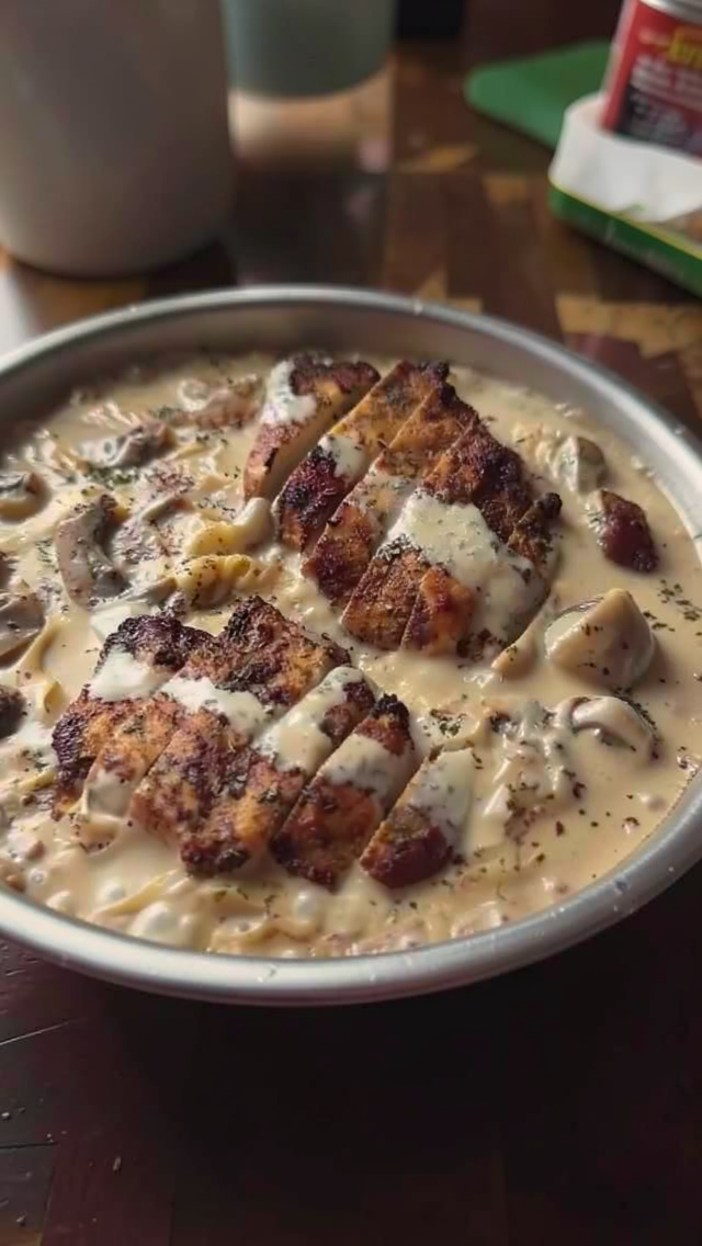 Delicious Creamy Chicken and Mushroom Tagliatelle Recipe - Easy & Homemade